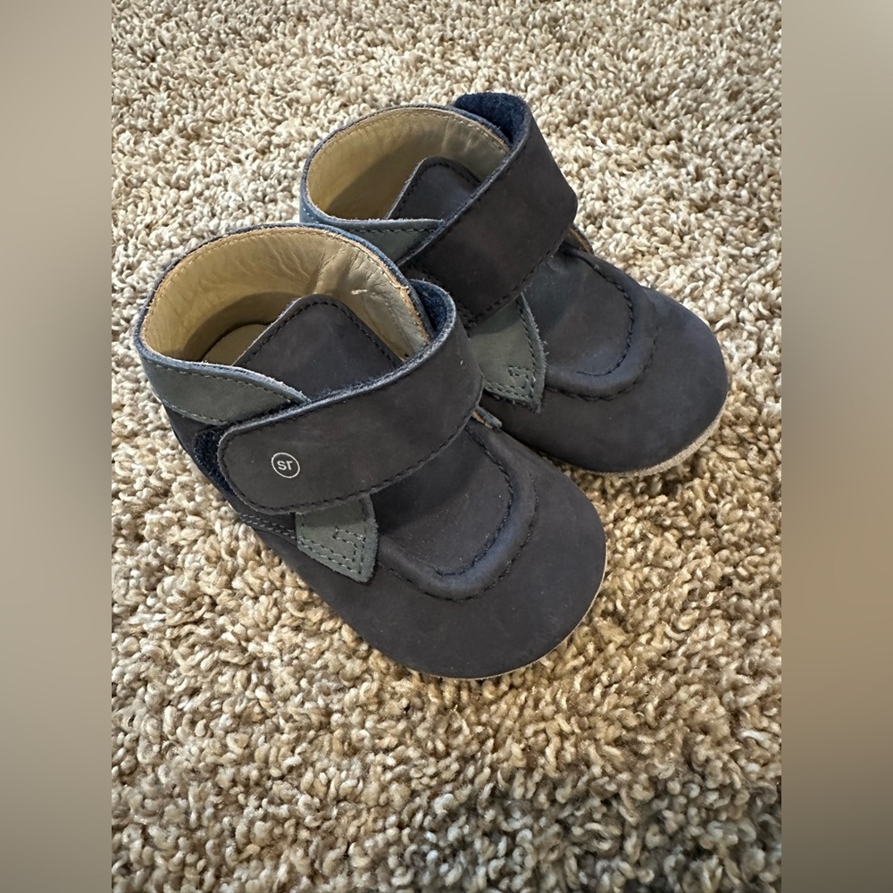 Stride rite booties for baby size 3 (6-9ish months)